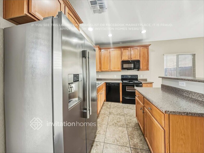 Building Photo - 229 S Trenton
