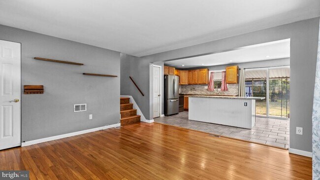 Building Photo - 203 Ashwood Way