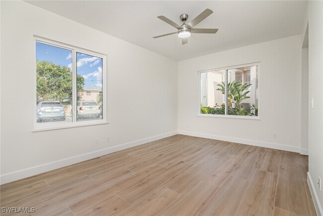 Building Photo - 76 4th St