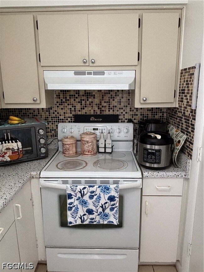 Building Photo - 1342 SE 2nd Ave