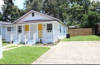 Building Photo - 2141 Poppy St