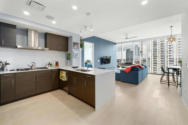 Building Photo - 301 West Ave