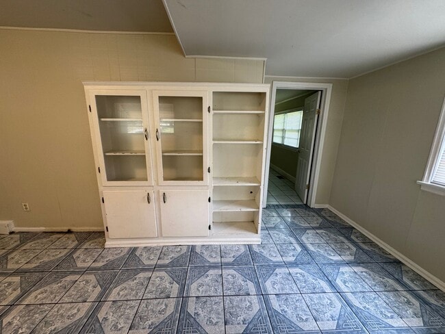 Building Photo - 3/1 House in West Rome with bonus room- $1...