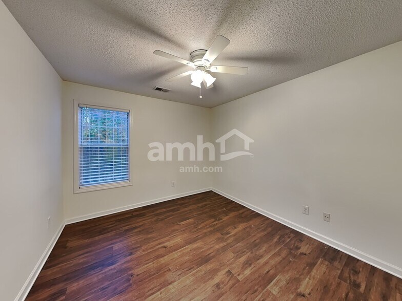 Building Photo - 5705 Wandering Vine Trl SE