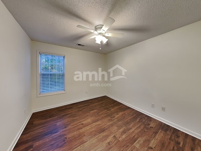 Building Photo - 5705 Wandering Vine Trl SE