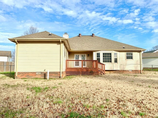 Building Photo - 3310 Mallard Dr