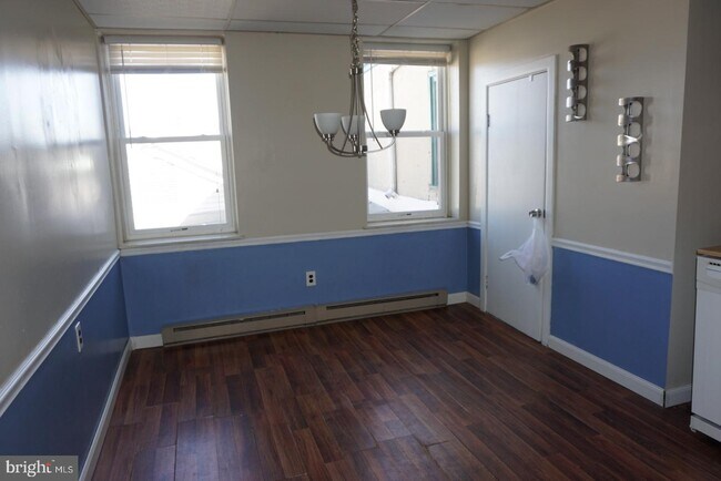 Building Photo - 117 E Lancaster Ave