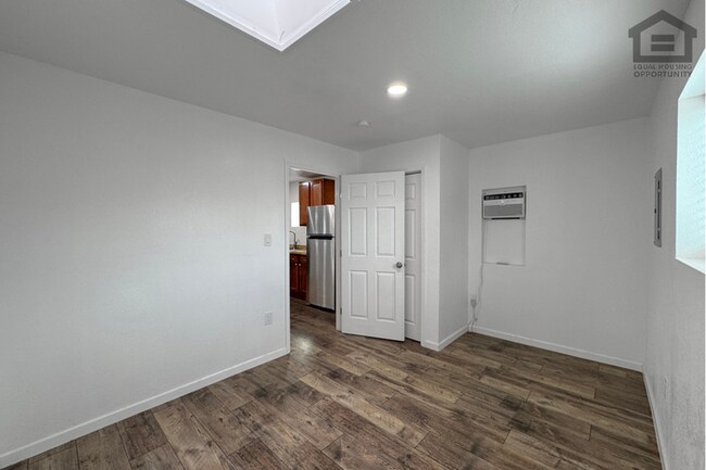 Building Photo - 1Bed/1Bath Casita at Ray Rd/Arizona Ave! Ready for Immediate Move-In!