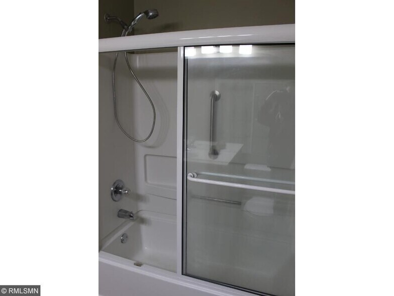 Brand new shower and inlays - 4415 Naper Bay