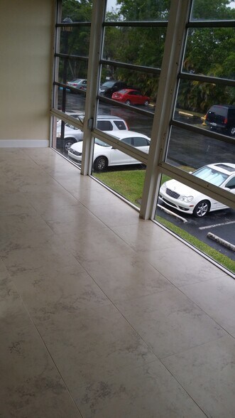 Patio 1 - 4760 NW 102nd Ave