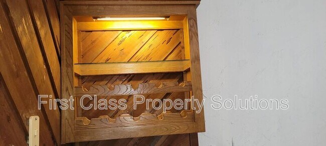 Building Photo - 7407 Kings Manor Ct