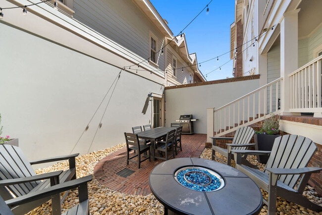 Building Photo - 49 Pleasant St