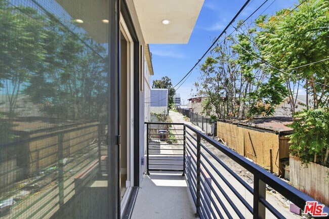 Building Photo - 227 N Burlington Ave