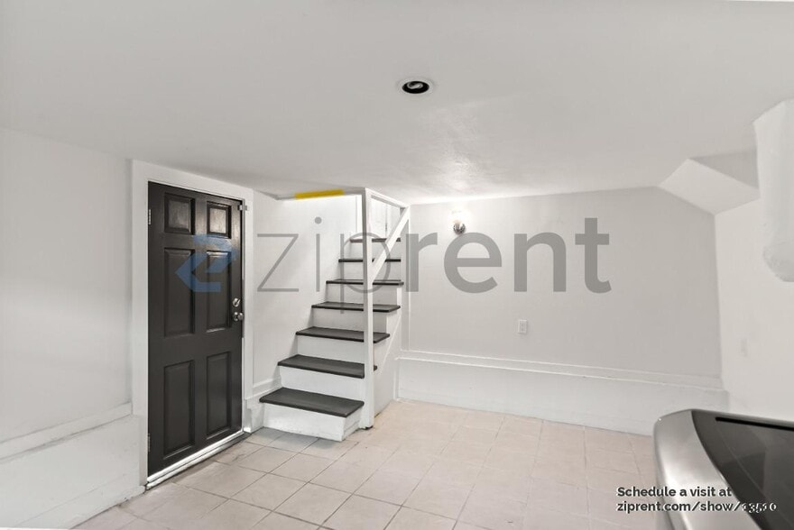 Building Photo - Unit