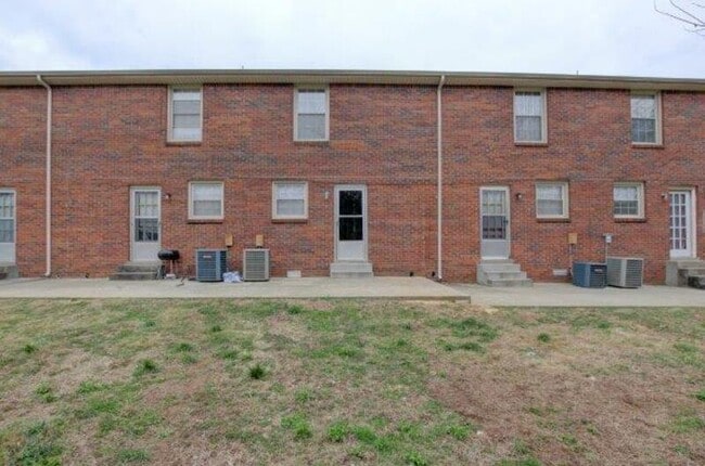 Building Photo - 814-A Golfview Pl