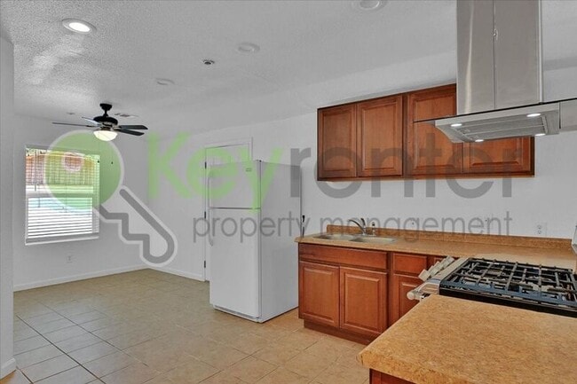 Building Photo - 2313 Piercy Way