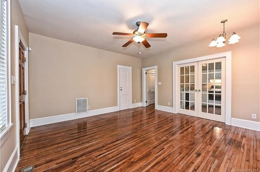 Living Room - 322 Walnut Ave