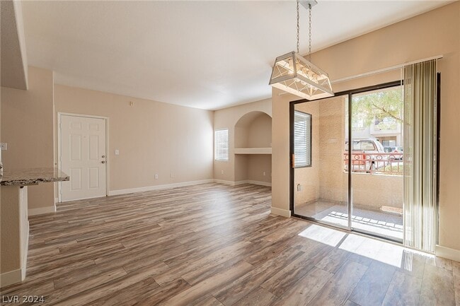 Building Photo - 8250 N Grand Canyon Dr