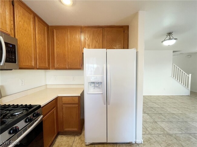 Building Photo - 1836 N Luna Alegre St