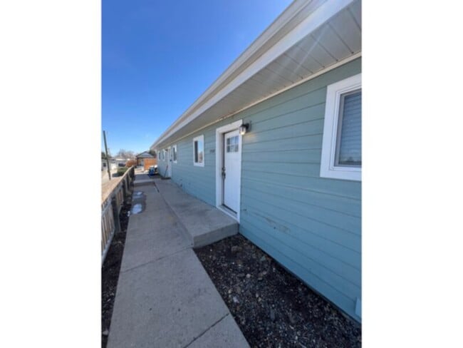 Building Photo - 3702 W Byers Pl