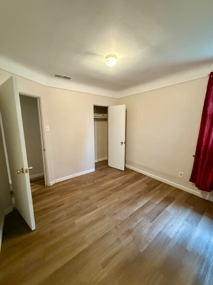 Building Photo - 3040 Alvina Ave