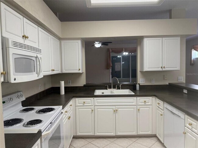 Building Photo - 410 Fairlane Dr