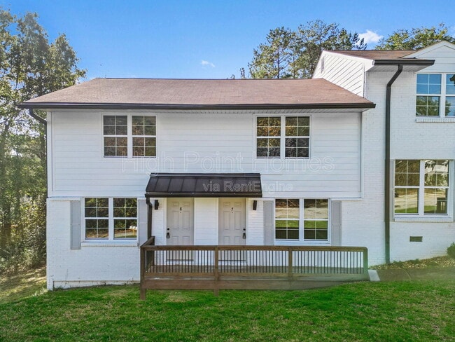 Building Photo - 400 Gallery Ln