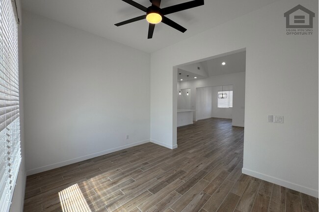 Building Photo - 3bed/2bath Home in North Surprise! Ready for Immediate Move-In! -- NO HOA!
