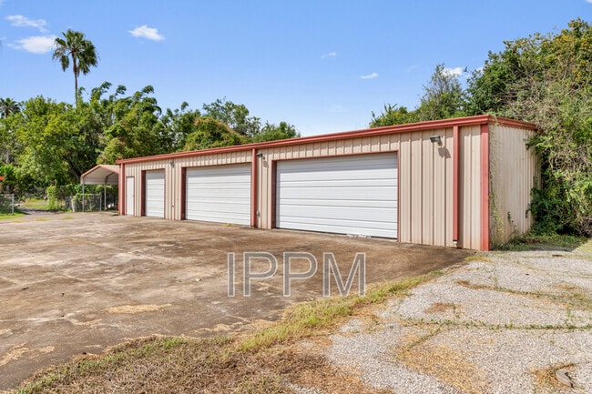 Building Photo - 16413 Wilson Rd