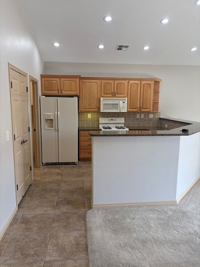 Building Photo - St. George Oasis