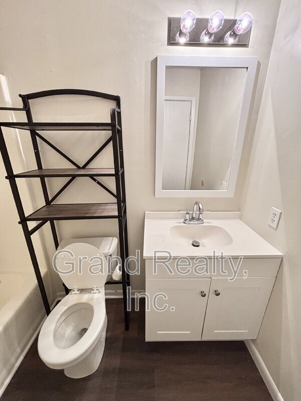 Building Photo - 6457 Maddox Rd