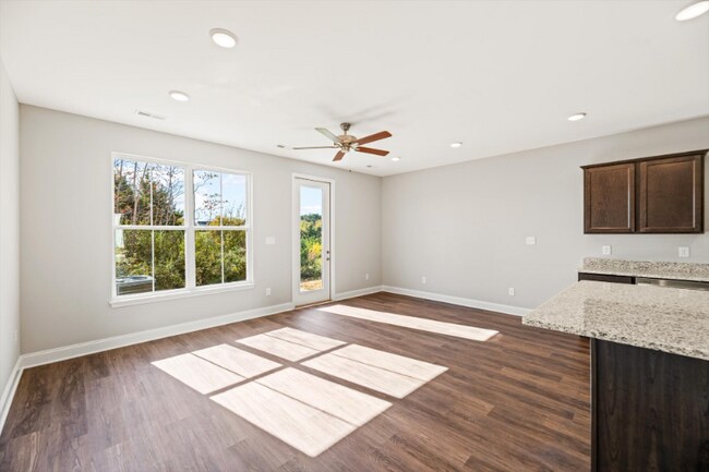 Building Photo - 432 Judson Wy