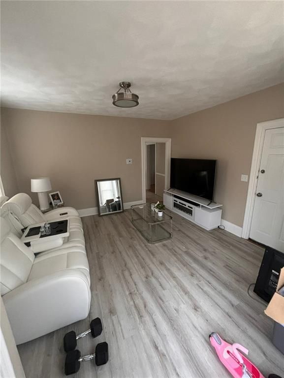 Building Photo - 100 Vandewater St