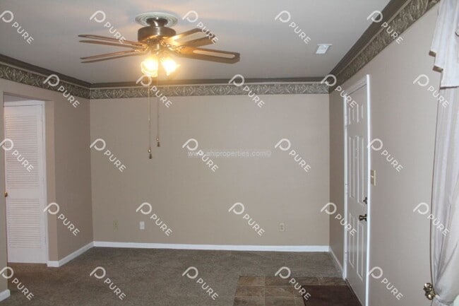 Building Photo - 2817 Wynterhall Rd SE