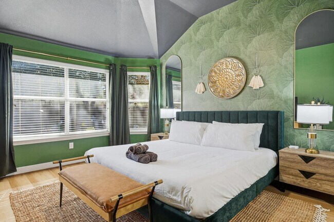 Building Photo - 2831 Rosewood Blvd