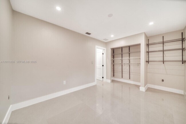 Building Photo - 15730 SW 87th Ct