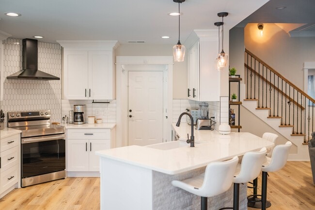 Building Photo - 104 Elohi Ln