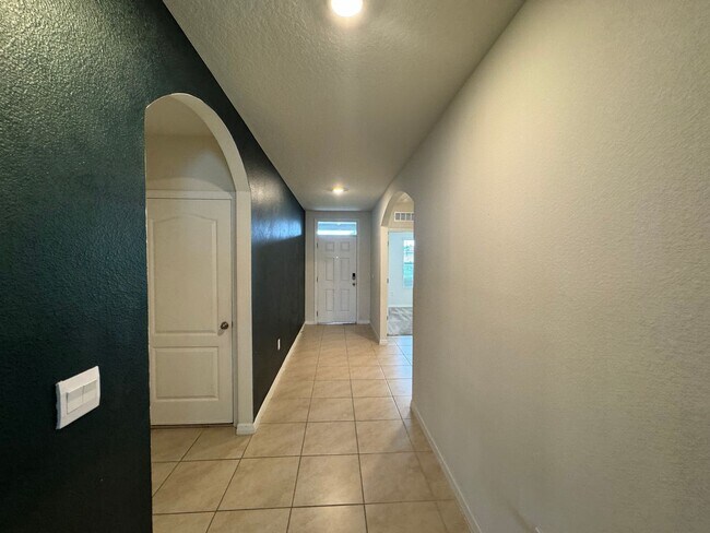 Building Photo - 3BD/2BA Modern Florida Home Living Reimagined — Solar-Powered Elegance Near I-95 in Edgewater! FU...