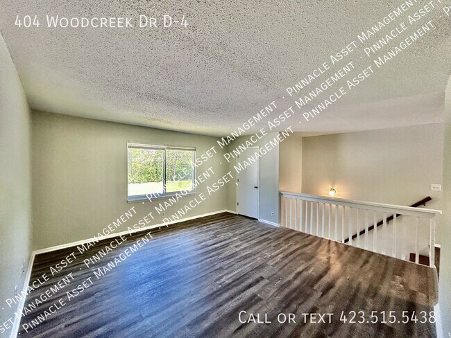 Building Photo - 404 Woodcreek Rd