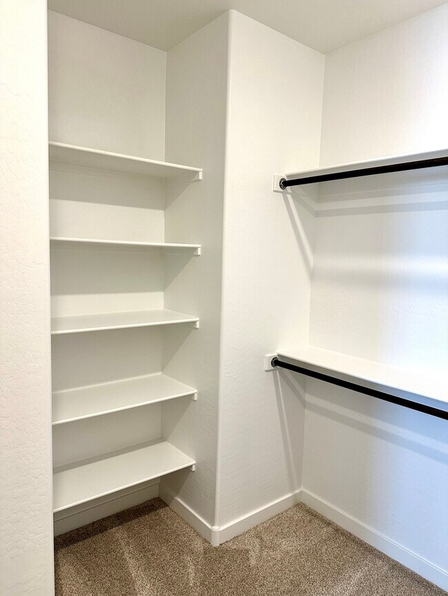 Building Photo - Amazing NEWER Lennar home in Hawes Crossing