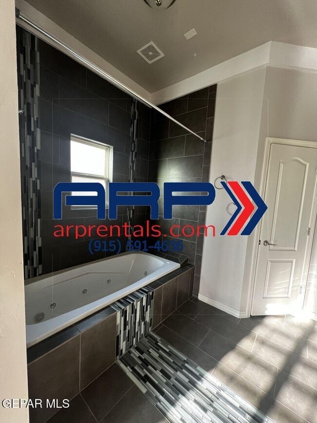 Building Photo - 3720 Loma Jacinto