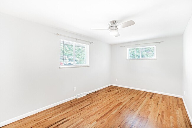 Building Photo - Charming 3BD, 2BA Arvada Home with 2-Car Garage and Yard