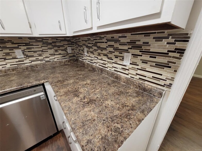 Building Photo - 3439 Malabar Rd