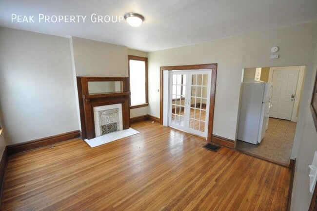 Building Photo - 396 E Northwood Ave