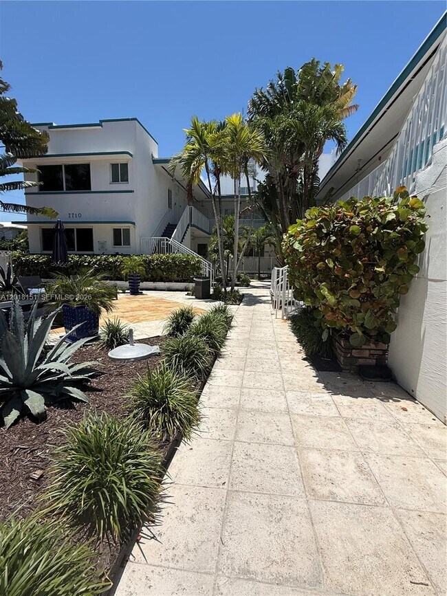 Building Photo - 7710 Harding Ave