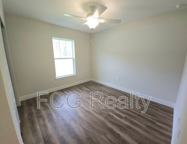Building Photo - 438 Locust Rd