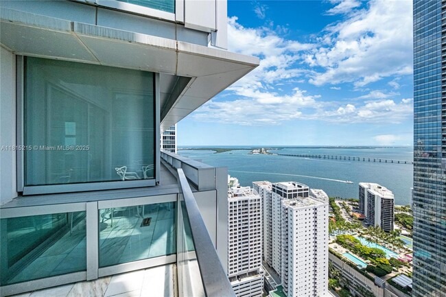 Building Photo - 1395 Brickell Ave