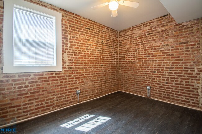 Building Photo - 1724 W. 21st St.