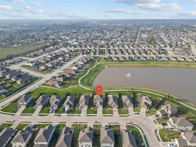 Building Photo - 14515 Broadbury Pond Rd