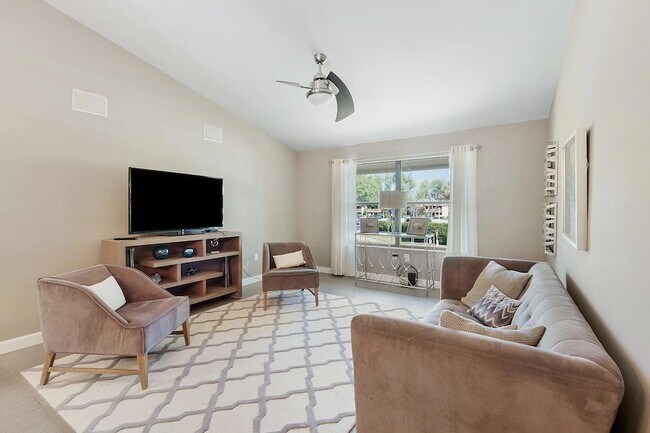 Building Photo - 13115 Belhaven Ct